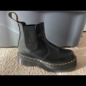 2976 Polished Smooth Platform Chelsea Boots